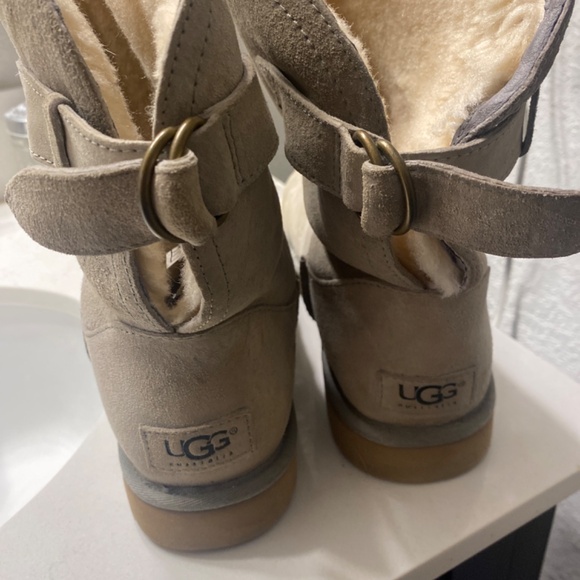 UGG Remora w/Ash - Picture 3 of 6